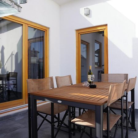 Fjaka Apartments & Rooms Σίμπενικ Εξωτερικό φωτογραφία
