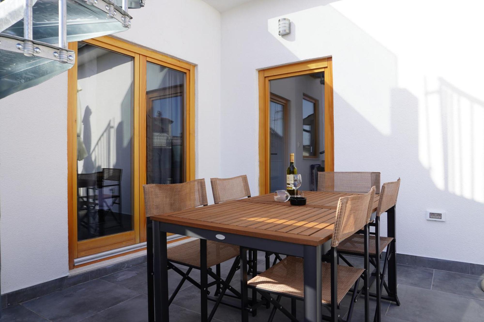 Fjaka Apartments & Rooms Σίμπενικ Εξωτερικό φωτογραφία